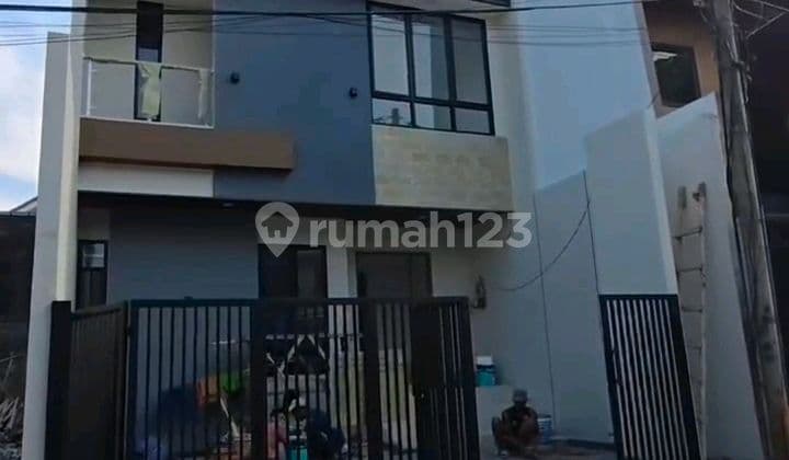 Brand New House in Taman Villa Meruya, West Jakarta