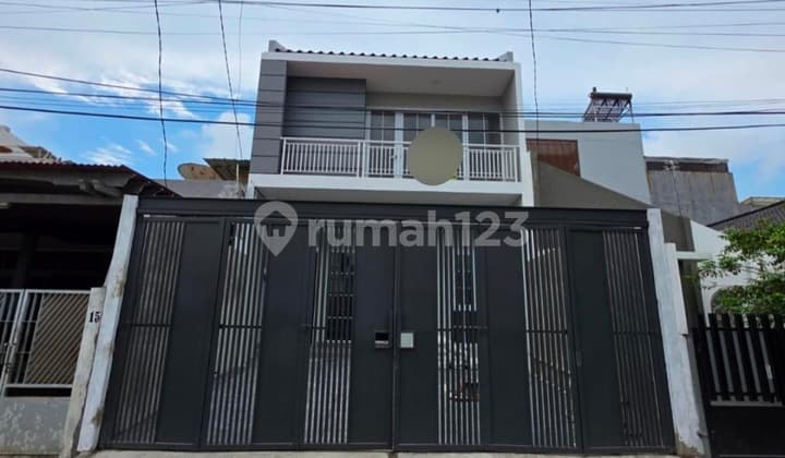 Brand New Modern Minimalist House in Sunrise Garden, West Jakarta