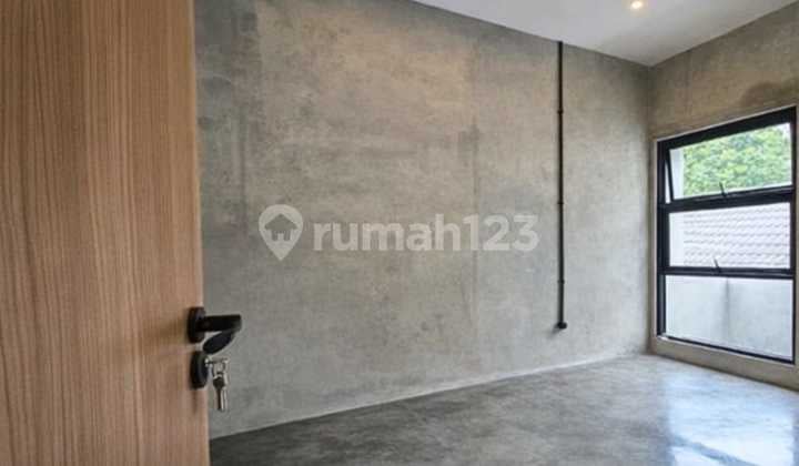 Dijual Rumah Industrial Modern Desain Estetik di Bsd Nusaloka