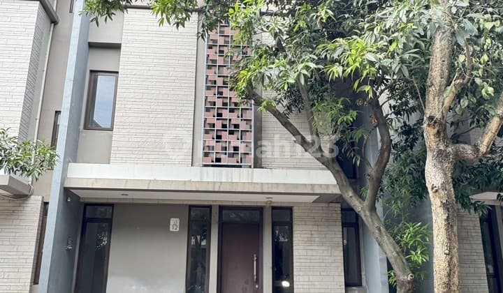 For Sale 3-Story House Suitable for Boarding House In Regentown BSD Near ICE BSD