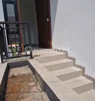Dijual Rumah 2 Lantai Baru Bangun Siap Huni di Villa Melati Mas