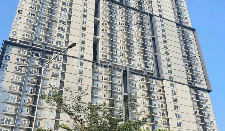 Modern Residence One Step to Plaza Bintaro & Pondok Ranji Station