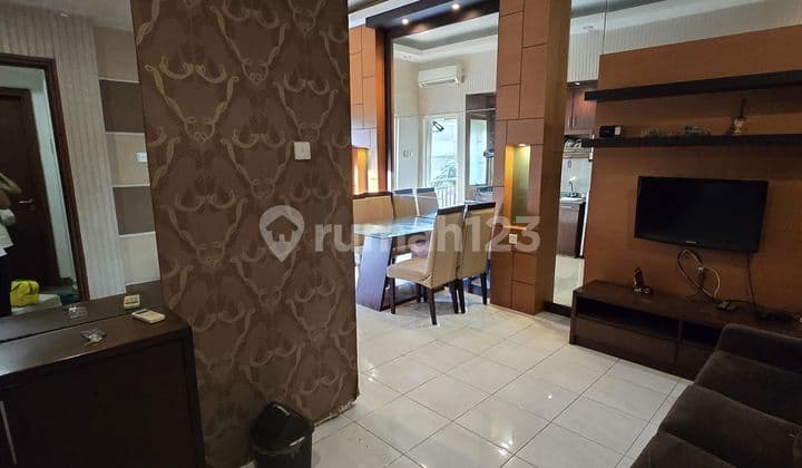 Lokasi Emas! Tipe 2 Br, Cuma 5 Menit Ke Scbd, Senayan & Thamrin