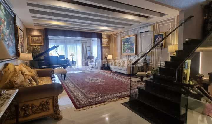Rumah Mewah Bangunan Mandiri Furnished Mewah di BSD Giriloka