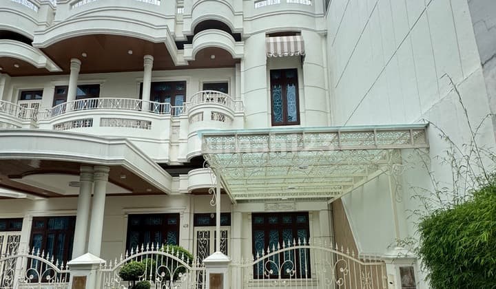 For Rent: Cemara Asri Housing, Modern Minimalist Luxury House, 3 Floors.