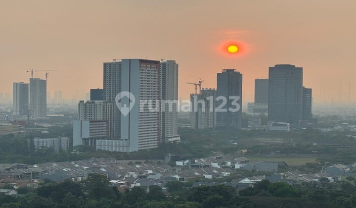 For Sale/For Rent Luxury Living Collins Boulevard Apartment In The Heart of Serpong