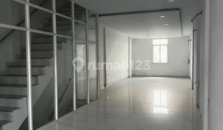 Good Shophouse Suitable for Offices and Business