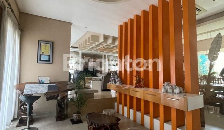 RUMAH ELEGAN SUTRA RENATA