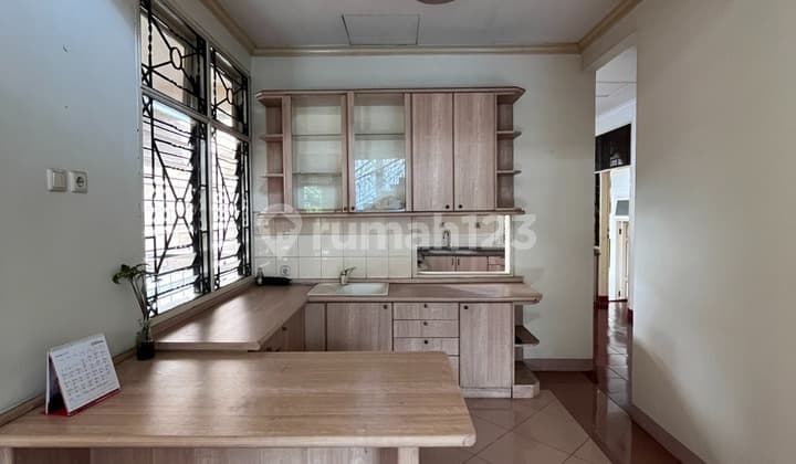 Rumah Hook Klasik Kokoh Kolam Renang Premium Bintaro jaksel Harga NJOP