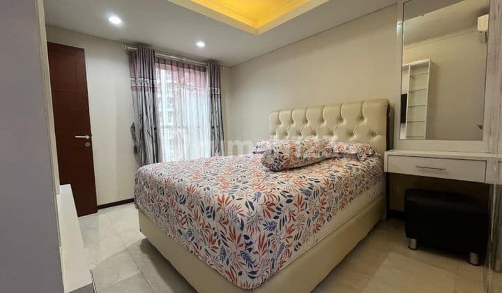 Sewa Apartemen Royal Mediterania Furnish View Kolam