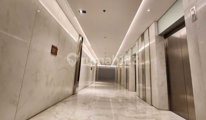 Disewakan Office World Capital Tower Kuningan Lantai Rendah