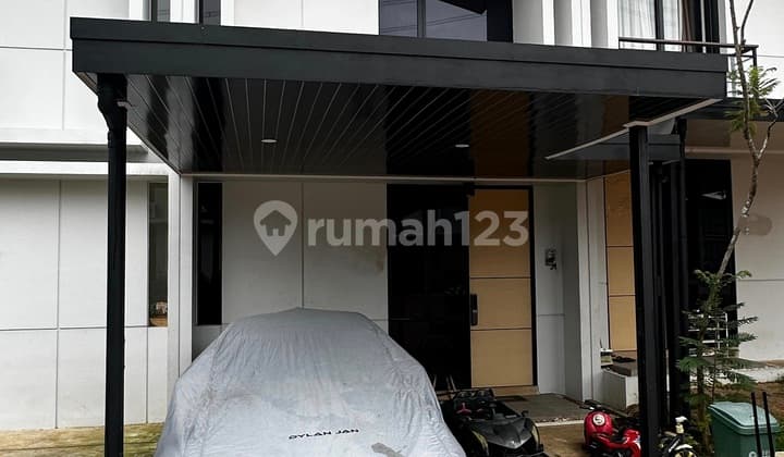 Rumah Dua Lantai Siap Huni Sudah Renovasi Rumah di Lippo Karawaci Bagus PPJB