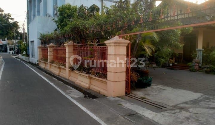 Rumah Bagus Siap Pakai Tengah Kota Dekat Jl Slamet Riyadi