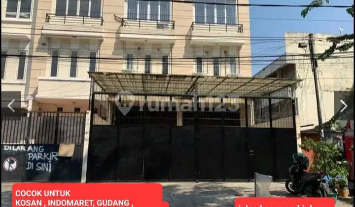 Ruko Gandeng 4,5 LT Siap Huni di Taman Sari
