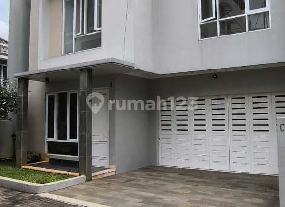 Rumah Baru Di Otista Siap Huni Lt 250 M,lb 350 M,kt 6+1,KM 4+1 SHM Di Cawang Jakarta Timur