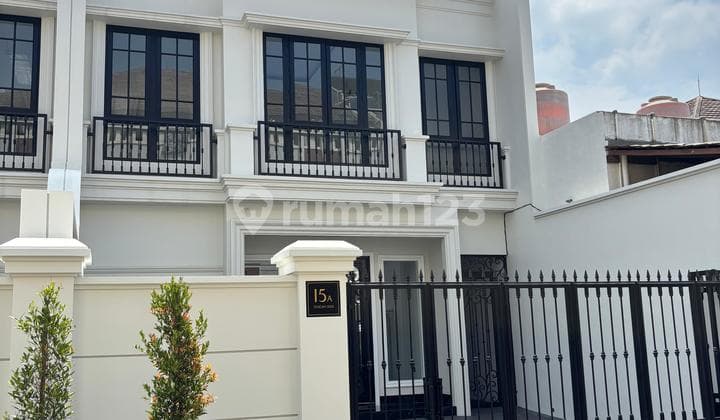 RUMAH BRAND NEW 2LT AMERICAN CLASSIC DI CEMPAKA PUTIH TENGAH JAKARTA PUSAT