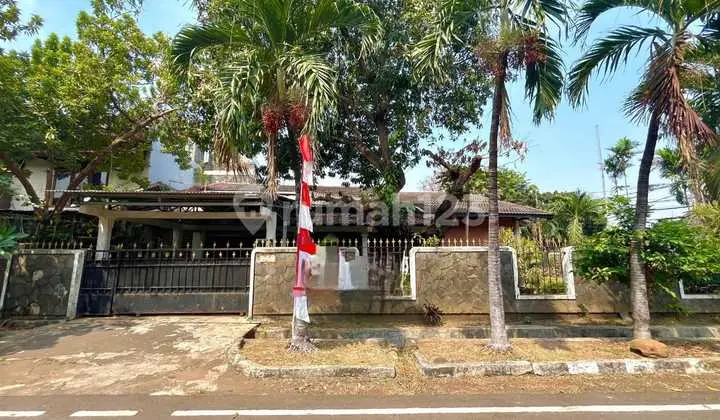 RUMAH SIAP HUNI HALAMAN LUAS SHM DI KAYU PUTIH SELATAN JAKARTA TIMUR