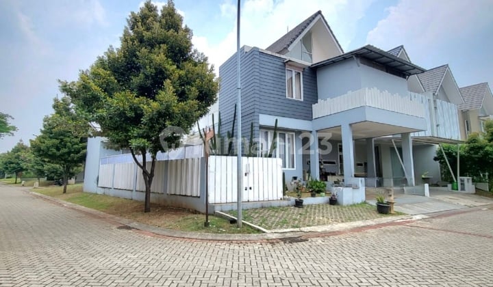 Rumah Cantik Swimming Pool di Discovery District, Bintaro Jaya