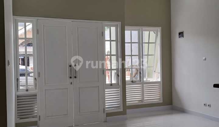 Renovasi Total Rumah dengan Inner Courtyard di Griyaloka, Bsd