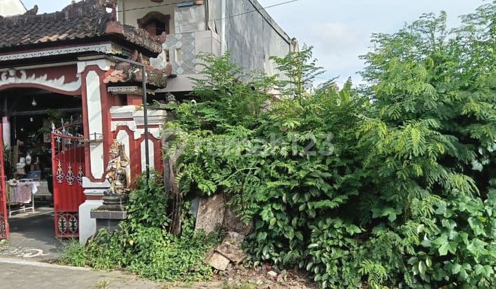 Di Denpasar Timur,