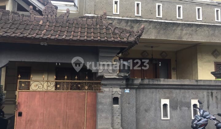 Di Sewakan Rumah Besar di Jalan Pakisaji Renon Hayamwuruk