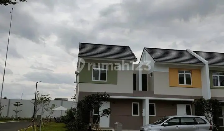 Rumah Strategis Parkir Leluasa di Summarecon