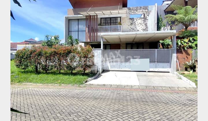 Rumah 2 Lantai Terawat Villa Puncak Tidar Row Jalan Lebar