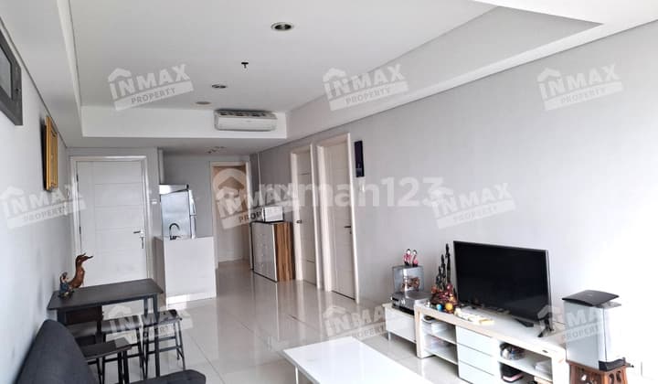Fully Furnished 2 Bedroom Apartment at Trillium Surabaya, Swimming Pool View