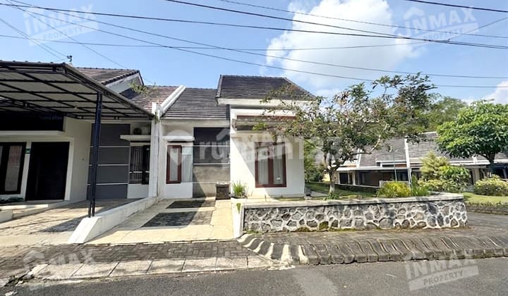 Disewakan Rumah Posisi Hook 2 Kamar Perumahan Karangploso, Row Jalan Lebar
