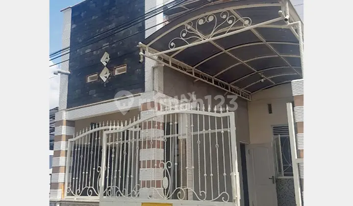 2-Storey House in Celaket Malang Area, Semi Furnished Near Cor Jesu