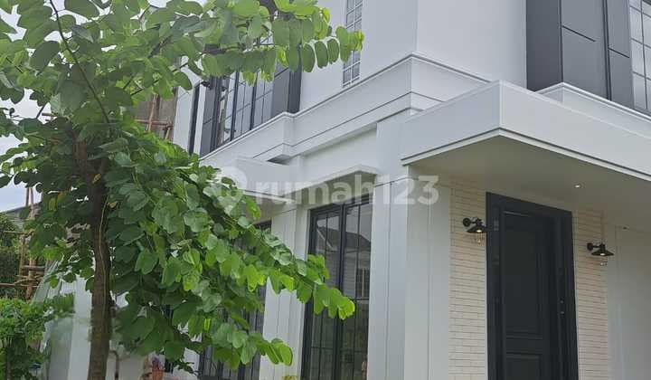 Rumah Klasik Modern di Cluster Nusaloka BSD City (Dekat Club House dan Swimming Pool)
