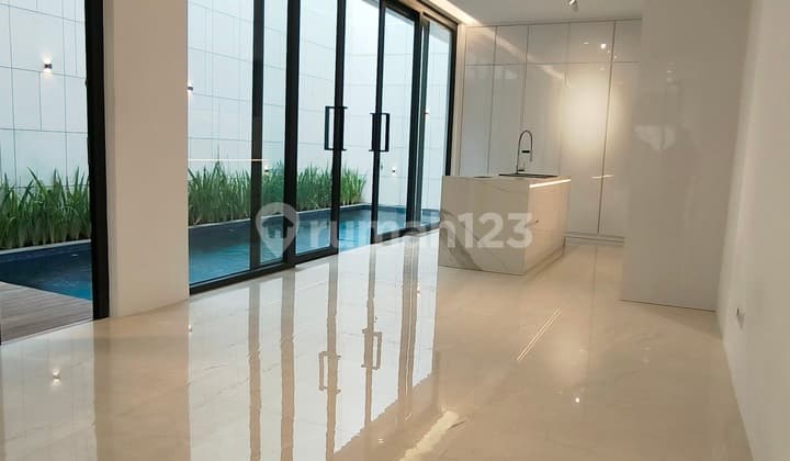 Dijual Brand New Luxury House Aesthetic Modern Tropical Design di Kemang , Jakarta Selatan