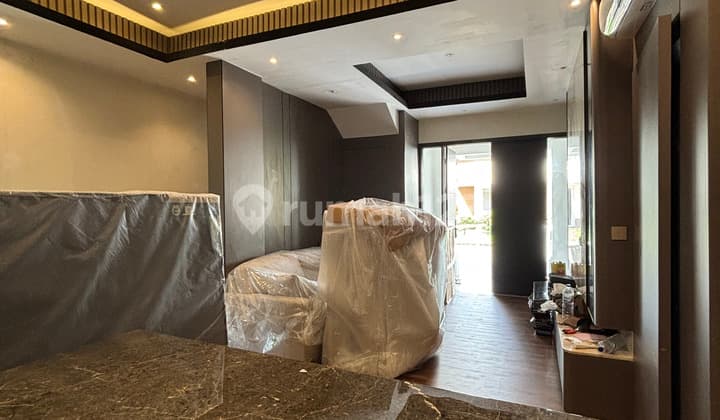 Rumah Hoek 2 Lantai di Cluster Flamingo Summarecon Serpong, Tangerang