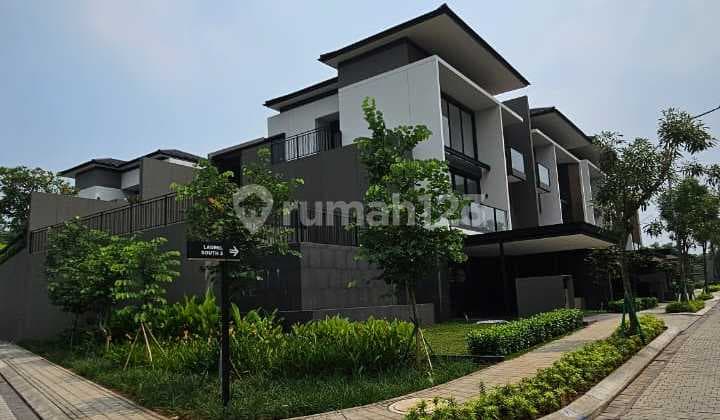 Rumah Mewah Hook Masih Baru Hadap Timur Laut Sudah Ada Lift Siap Huni Lokasi Strategis Bebas Banjir Di Cluster Laurel Navapark Bsd City