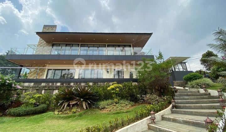 Dijual Villa 2 Lantai di Cisarua - Bogor