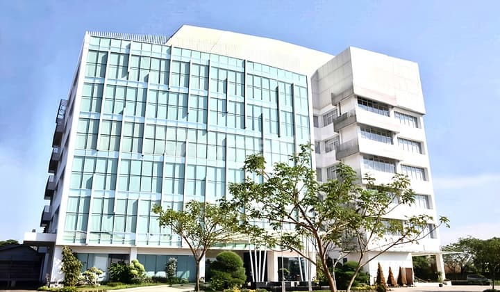 Gedung 7 Lantai Lokasi Strategis Cocok Untuk Kantor/rumah Sakit/sekolah/dll Parkir Luas Di Bsd Tangerang