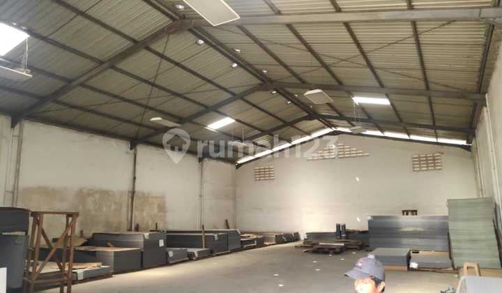 Warehouse for Sale, Strategically Located with Airport Toll Access at Bandara Mas.