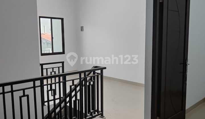 Rumah 2 Lantai Poris Frew Kitchen Set