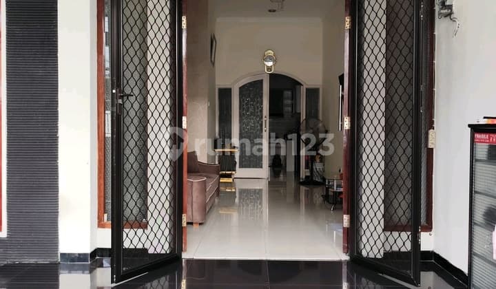 Rumah Darmo Indah Barat 2 Lantai