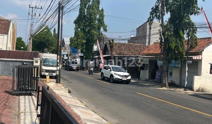 Bangunan Komersial Madiun Kota