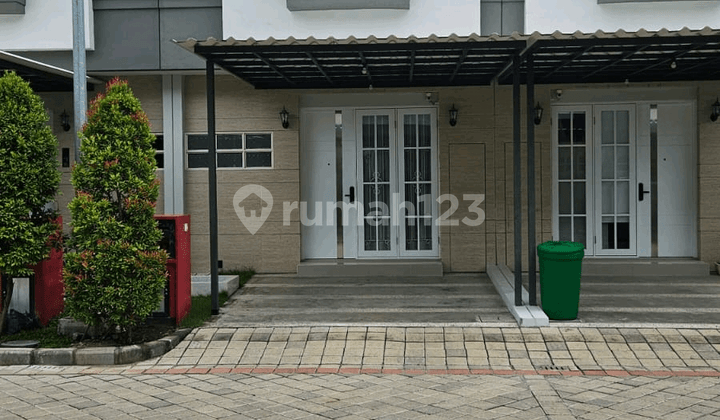 2-Story House Wiyung Surabaya - Strategic Mas Hill Tourism