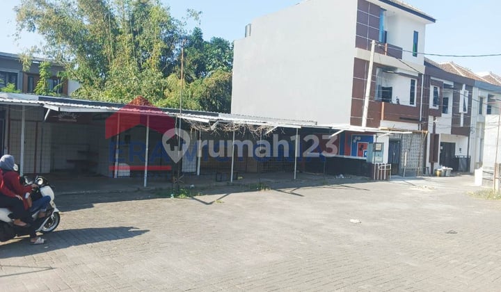 Land Ready to Build for Dormitories and Cafes in a Vibrant Student Environment.