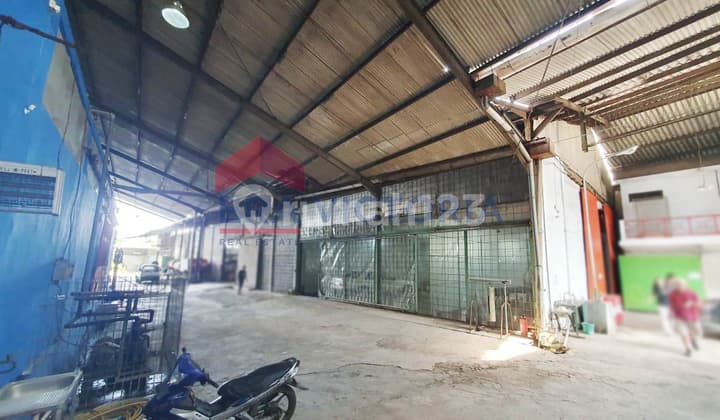 Pabrik Siap Produksi Lengkap Mesin Es Batu Akses Mudah ke Pelabuhan Banyuwangi