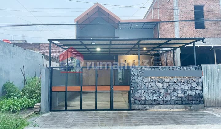 Investasi Cerdas! Rumah Usaha di Lokasi Komersial Kepanjen