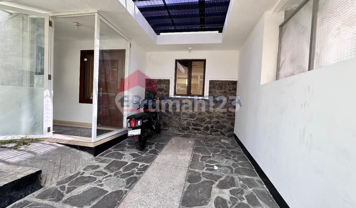 Rumah 2 Lantai Harga 1,5 Milyar Cuma 500 Meter ke Univ Brawijaya