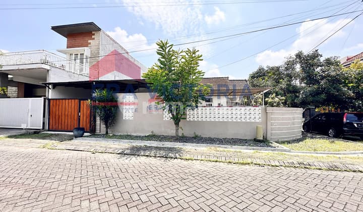 Rumah Hook Cluster Araya Kondisi Terawat Akses Lebar, Lokasi Strategis