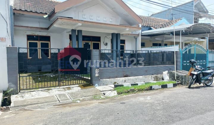 Rumah Strategis Dalam Perumahan Sulfat Ada Gudang & Akses Mudah ke Segalanya