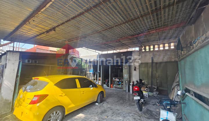 Rumah Strategis Blimbing Pinggir Jalan Besar Cocok Investasi