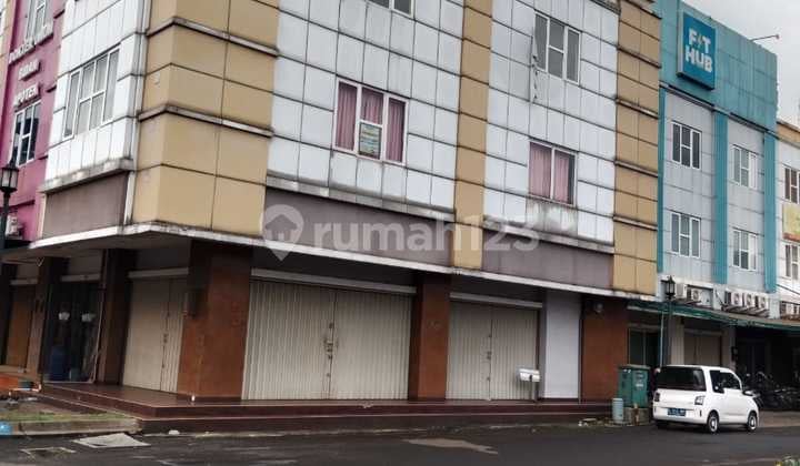 Ruko Hoek 3 Lantai di Golden Boulevard BSD, Tangerang Selatan
