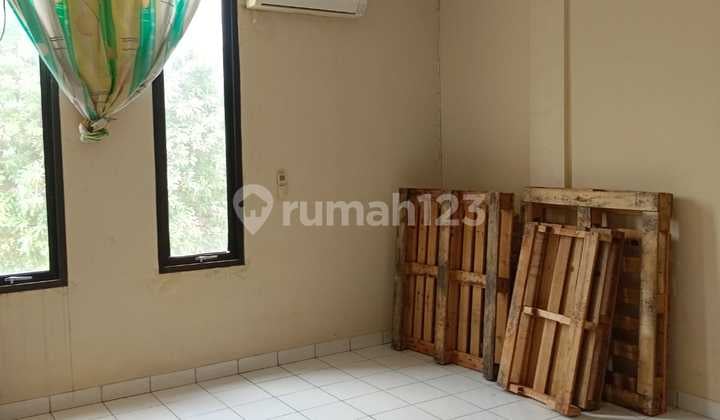 Disewa Ruko Gandeng Siap Usaha di Taman Royal, Tangerang